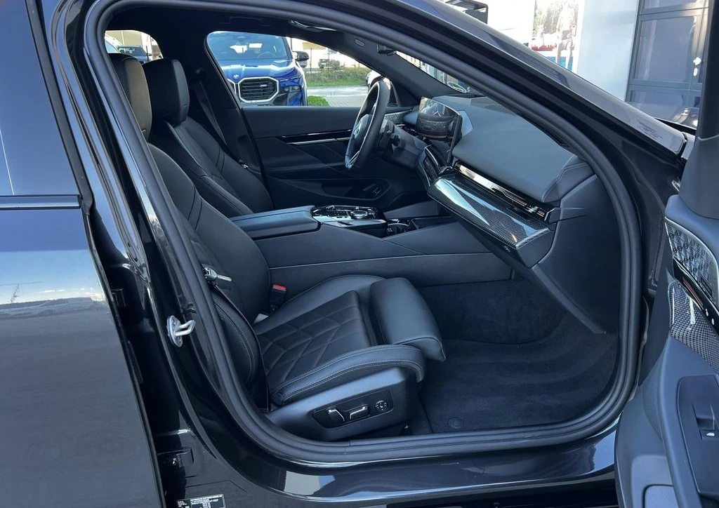 BMW 740 d xDrive M-Sport - изображение 8