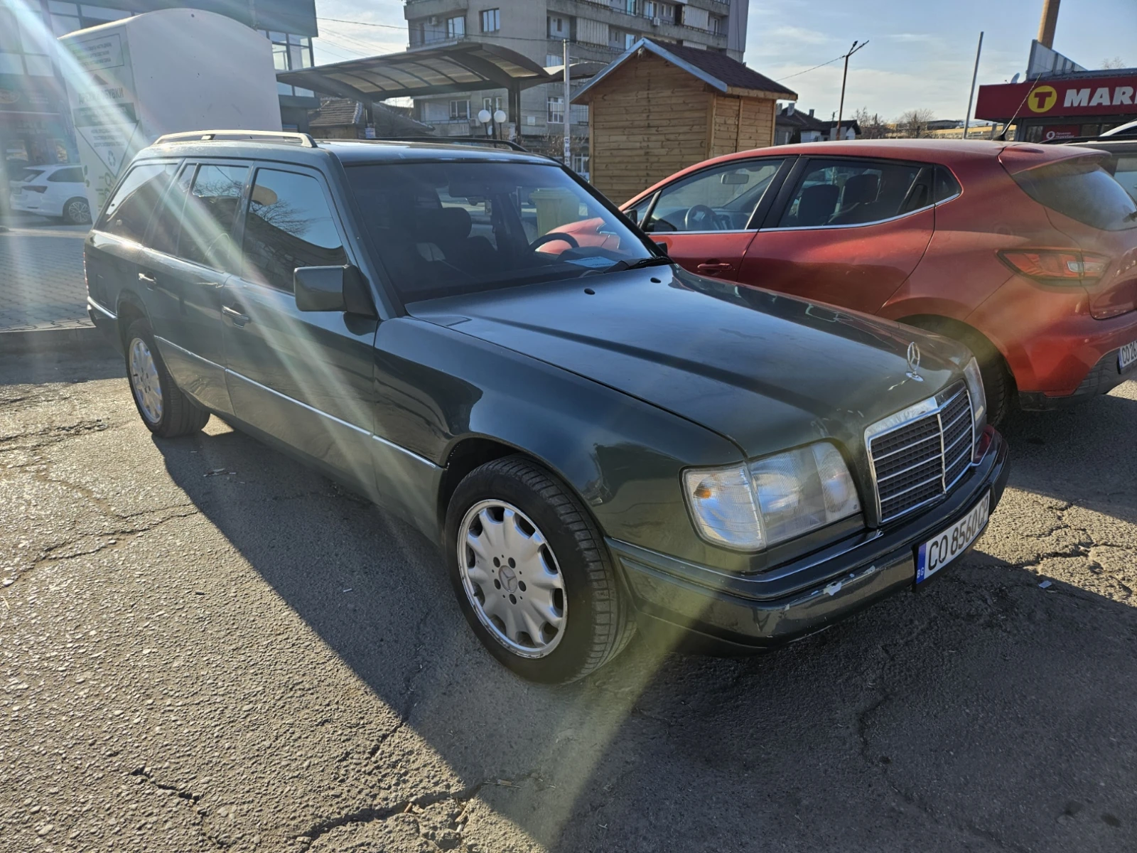 Mercedes-Benz E 200, снимка 2 - Автомобили и джипове - 53785612