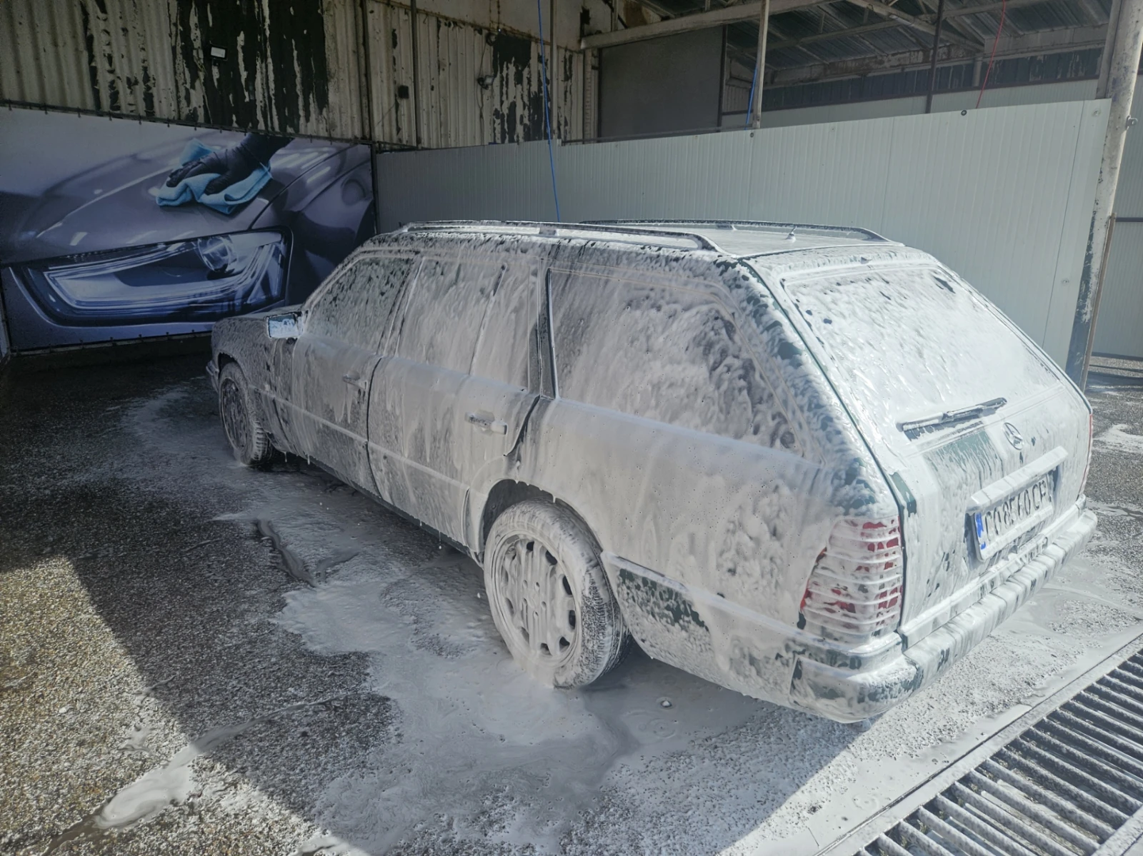 Mercedes-Benz E 200, снимка 8 - Автомобили и джипове - 53785612