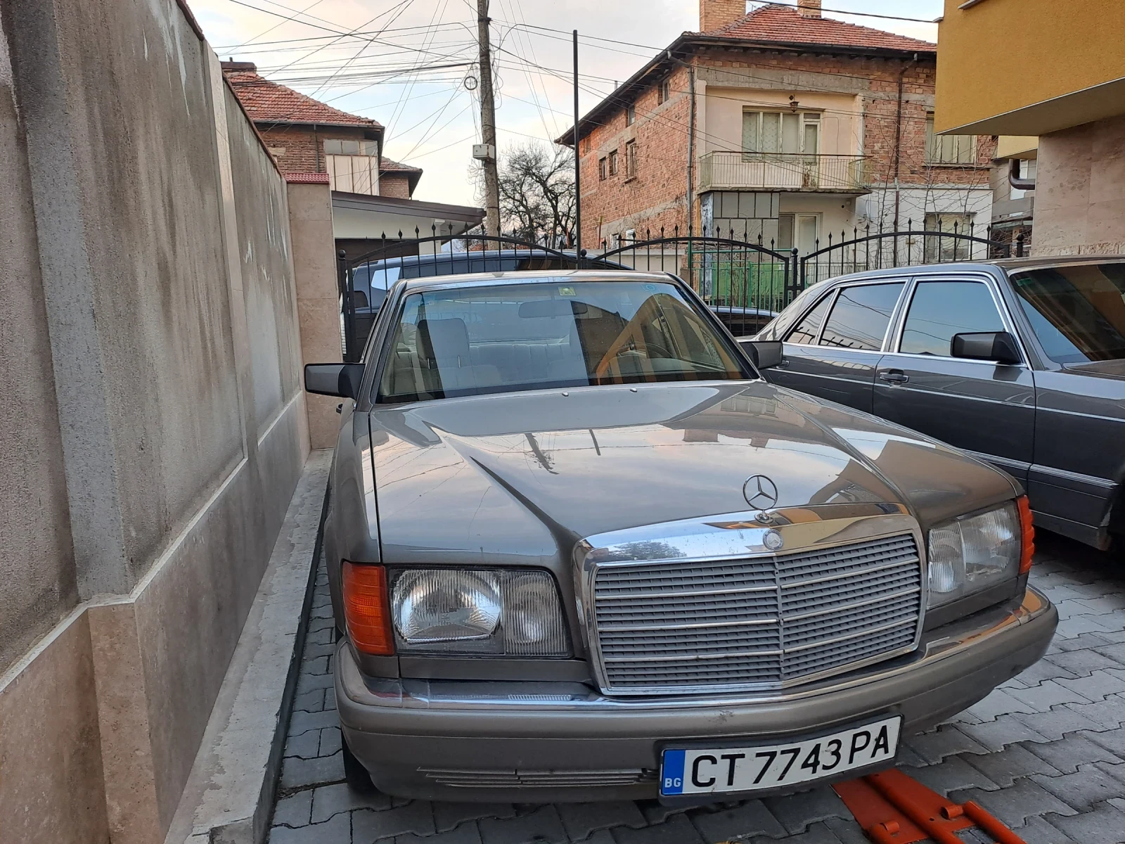 Mercedes-Benz 126 300SE, снимка 2 - Автомобили и джипове - 53824581