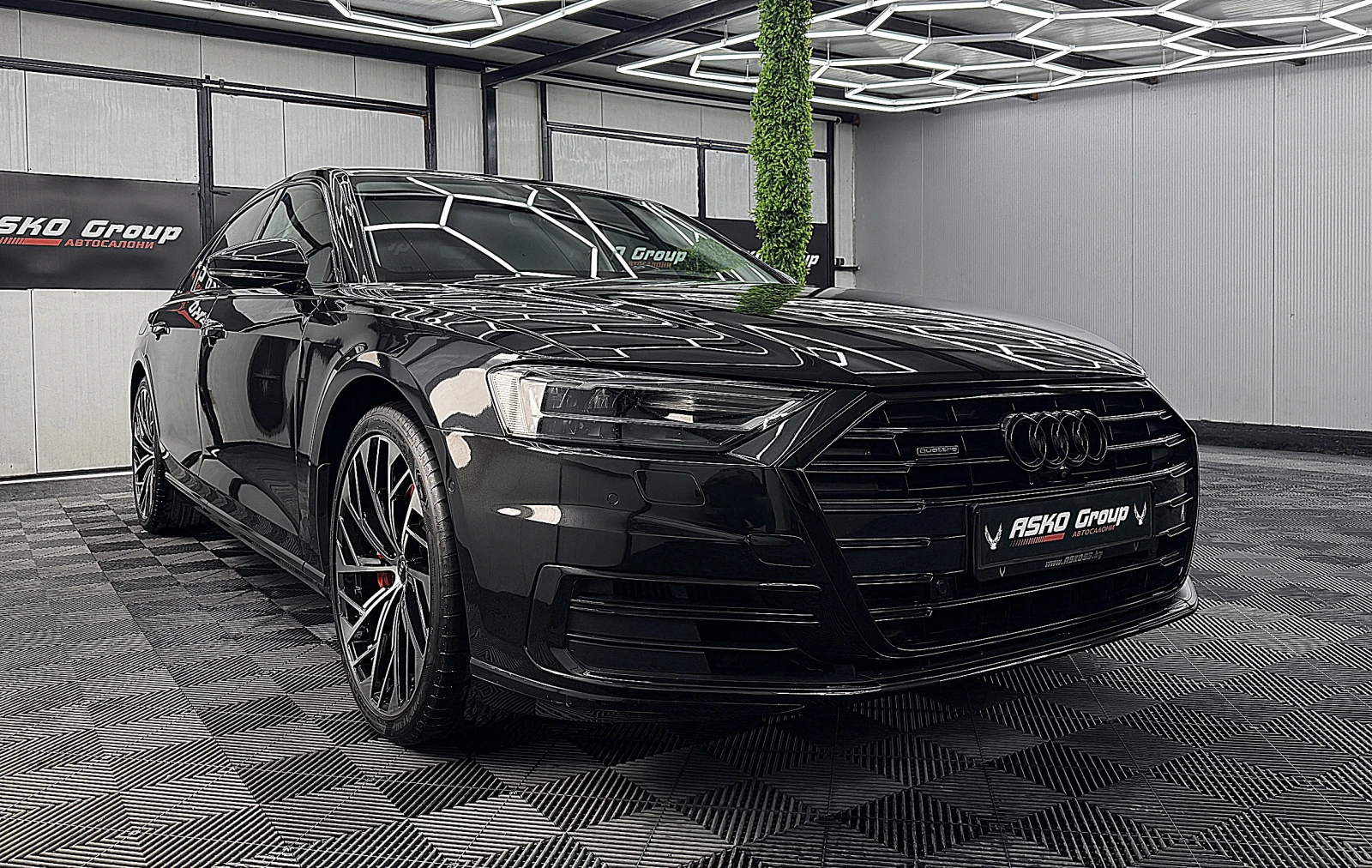 Audi A8 5.0D/PANORAMA/KeylesGo/3D-kamera/soft close/ЛИЗИНГ, снимка 3 - Автомобили и джипове - 54388356