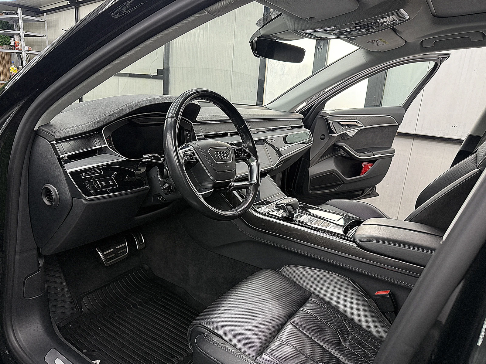 Audi A8 5.0D/PANORAMA/KeylesGo/3D-kamera/soft close/ЛИЗИНГ, снимка 13 - Автомобили и джипове - 54388356