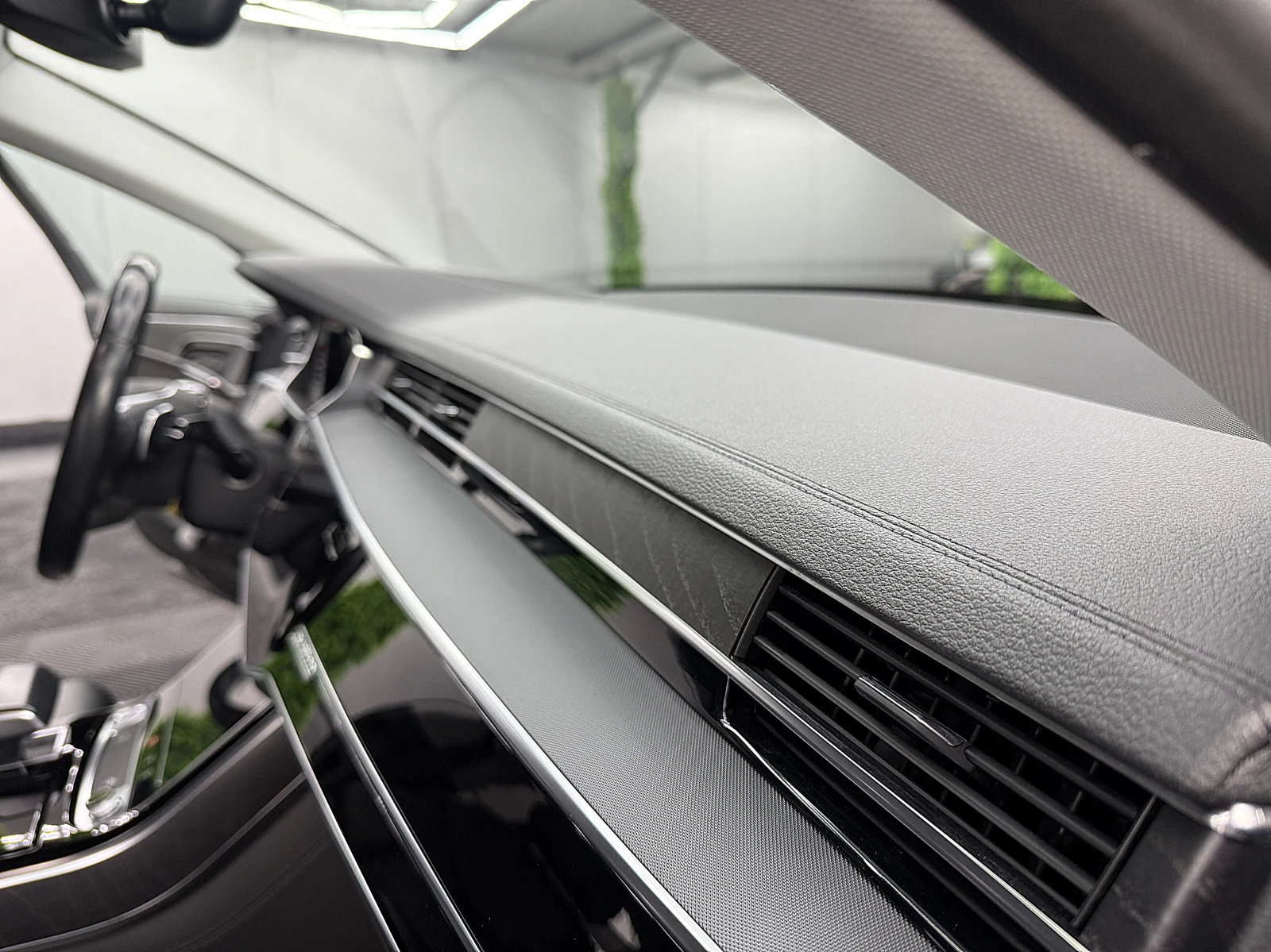 Audi A8 5.0D/PANORAMA/KeylesGo/3D-kamera/soft close/ЛИЗИНГ, снимка 16 - Автомобили и джипове - 54388356