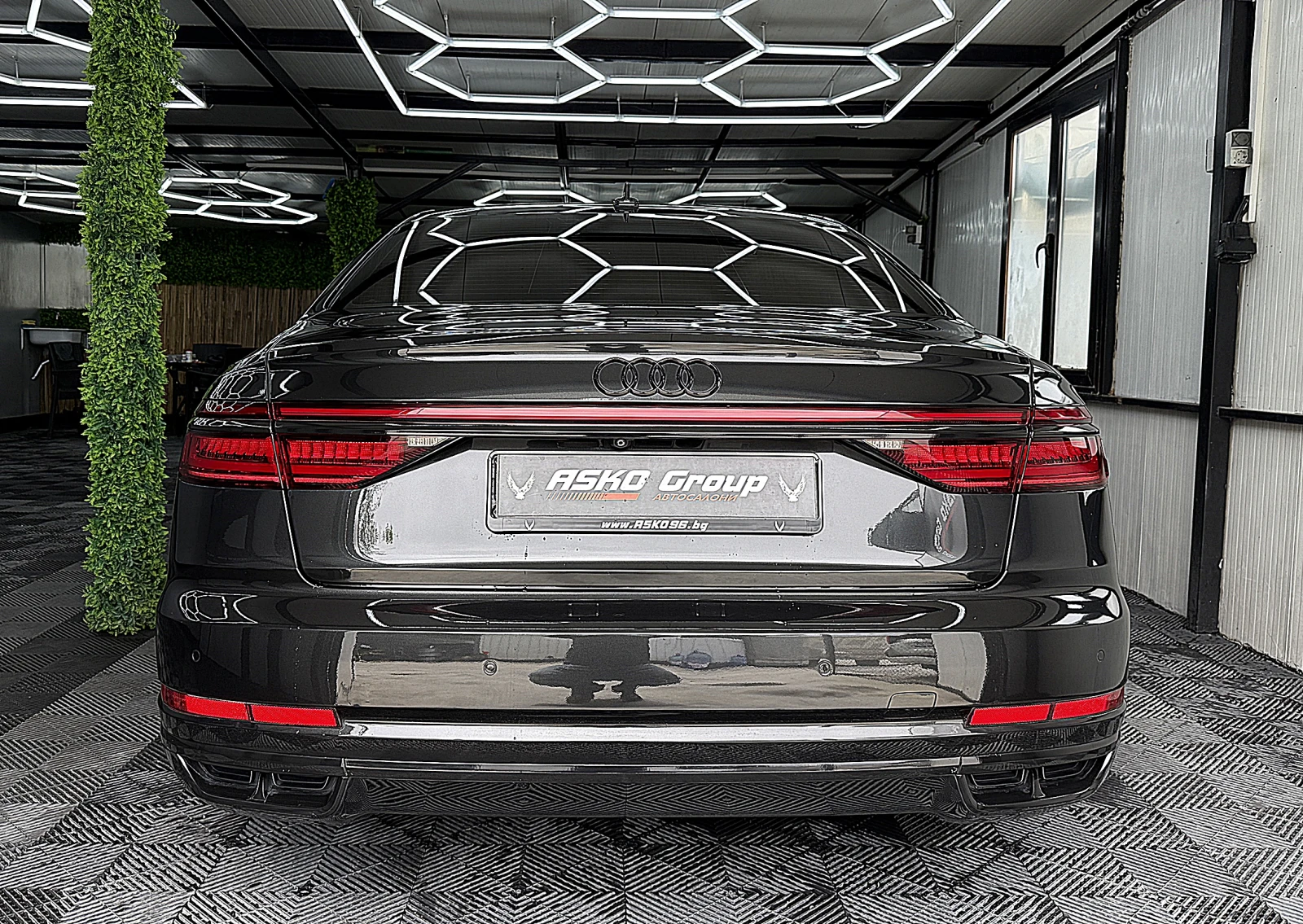 Audi A8 5.0D/PANORAMA/KeylesGo/3D-kamera/soft close/ЛИЗИНГ, снимка 5 - Автомобили и джипове - 54388356