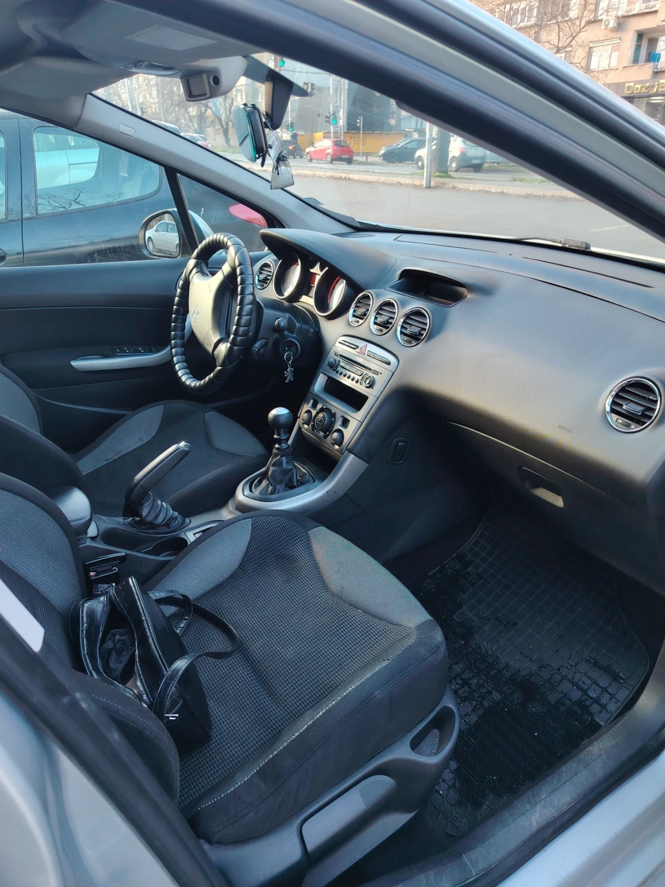 Peugeot 308 1.6 Hdi ПАНОРАМА, снимка 10 - Автомобили и джипове - 54388540