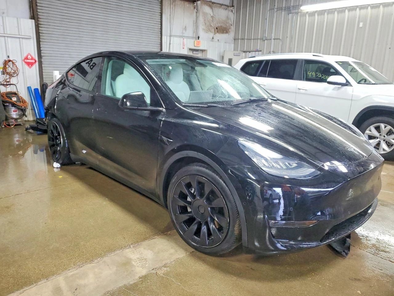 Tesla Model Y, снимка 4 - Автомобили и джипове - 54624077