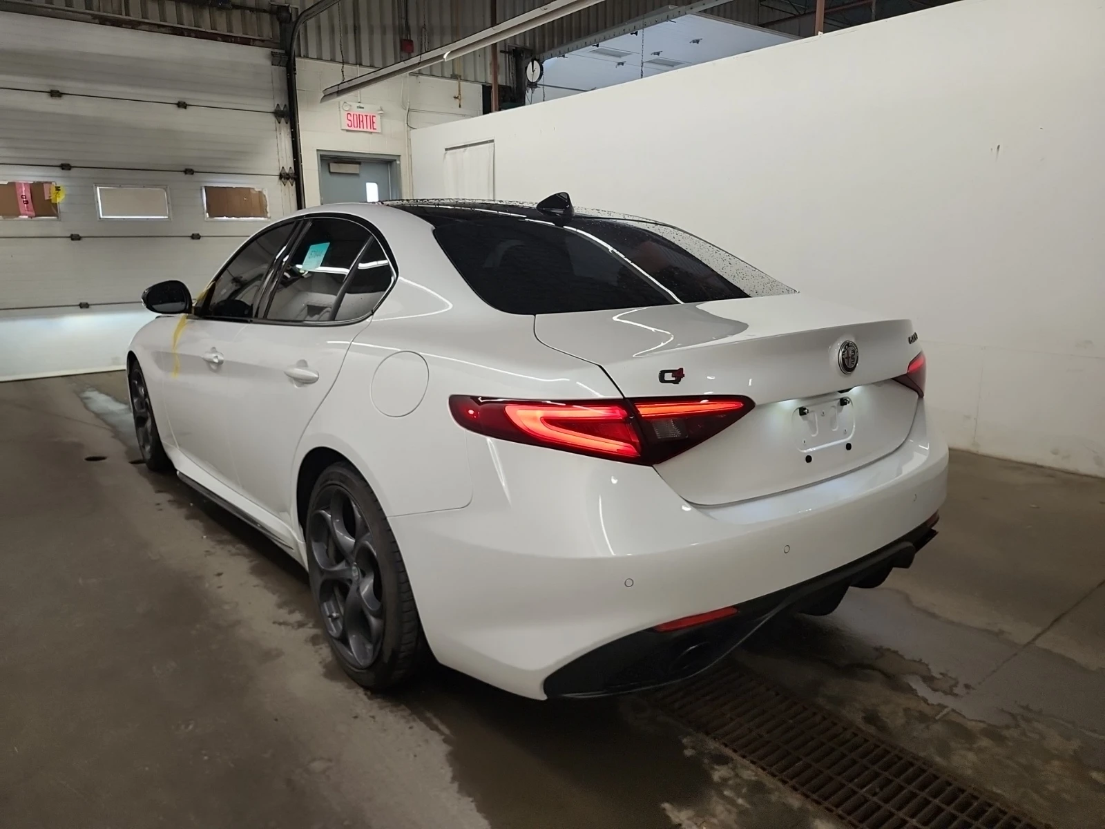 Alfa Romeo Giulia TI SPORT CARBON, снимка 4 - Автомобили и джипове - 54981125