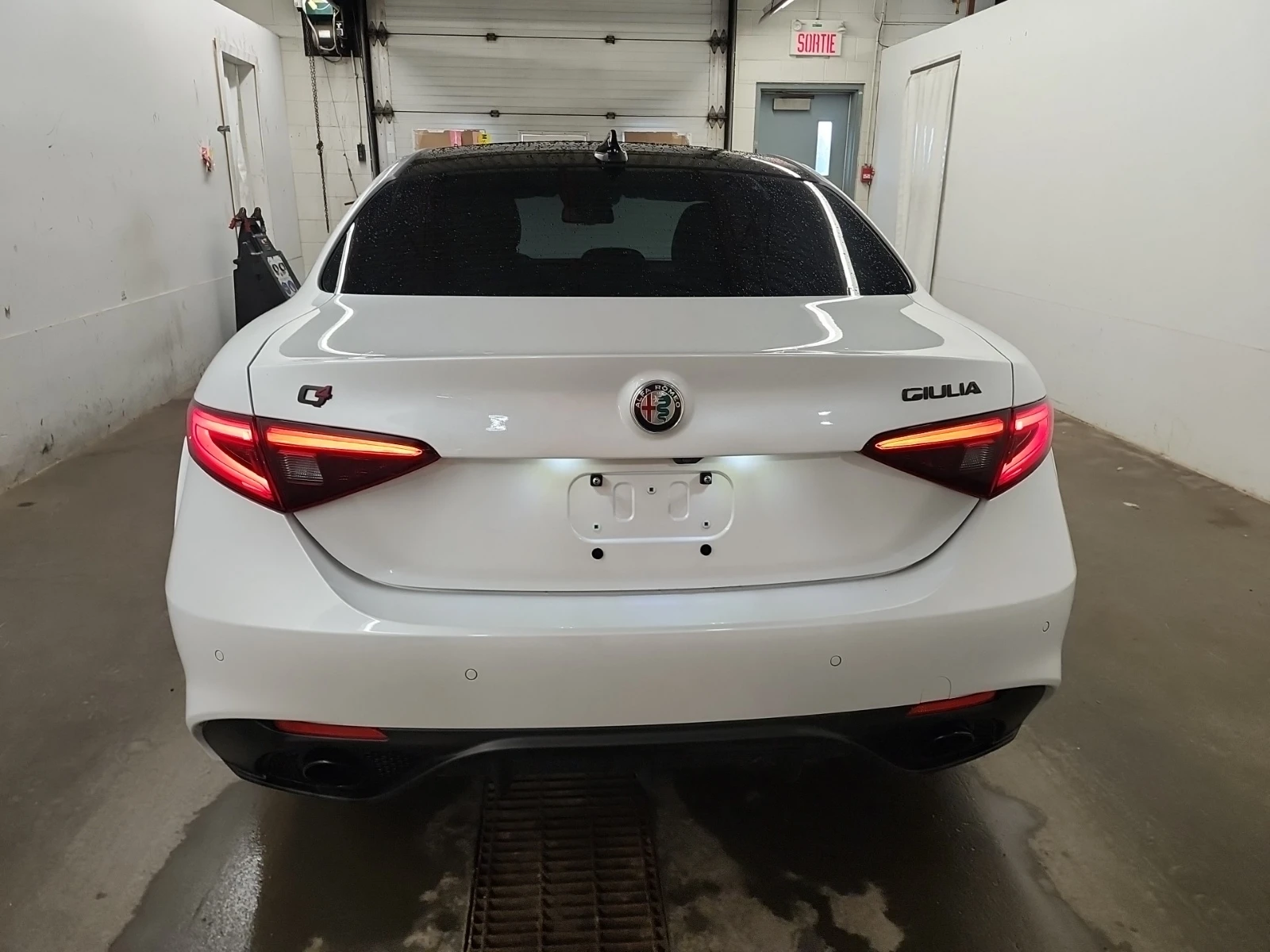 Alfa Romeo Giulia TI SPORT CARBON, снимка 6 - Автомобили и джипове - 54981125