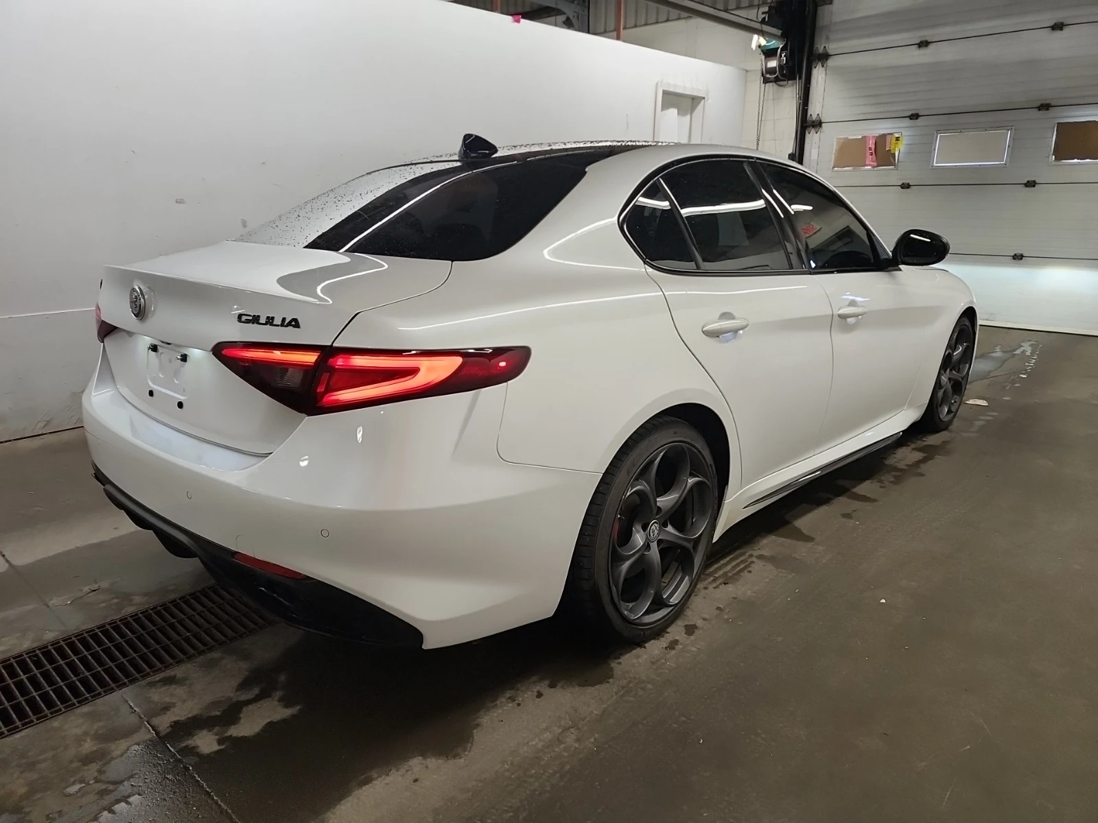 Alfa Romeo Giulia TI SPORT CARBON, снимка 5 - Автомобили и джипове - 54981125