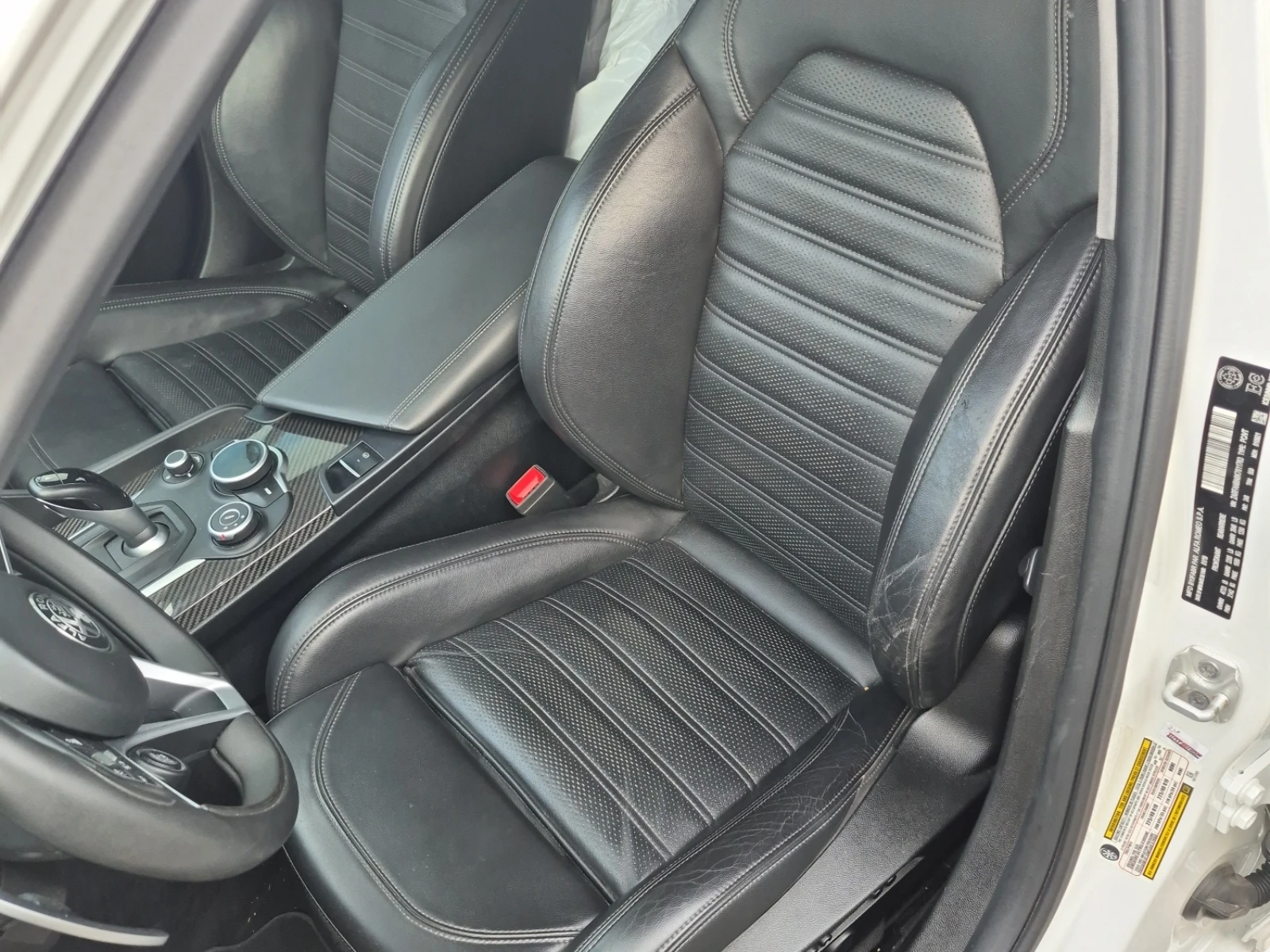 Alfa Romeo Giulia TI SPORT CARBON, снимка 13 - Автомобили и джипове - 54981125
