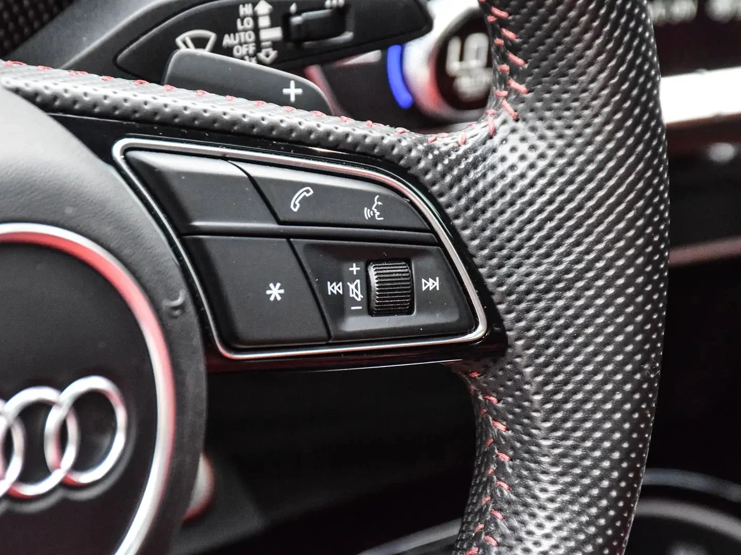 Audi S5 Technik * 360 * Carbon * АвтоКредит * (ЦЕНА ДО БГ), снимка 12 - Автомобили и джипове - 55122932