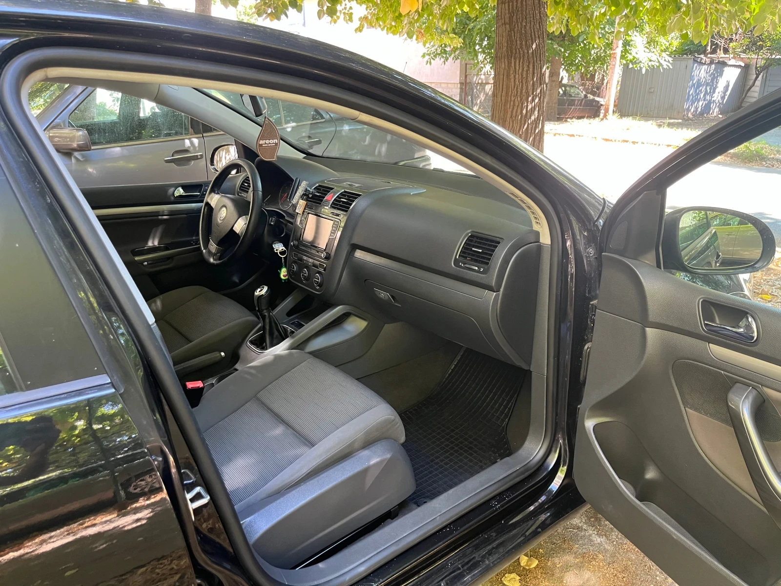 VW Golf Limited edition, снимка 12 - Автомобили и джипове - 55529085