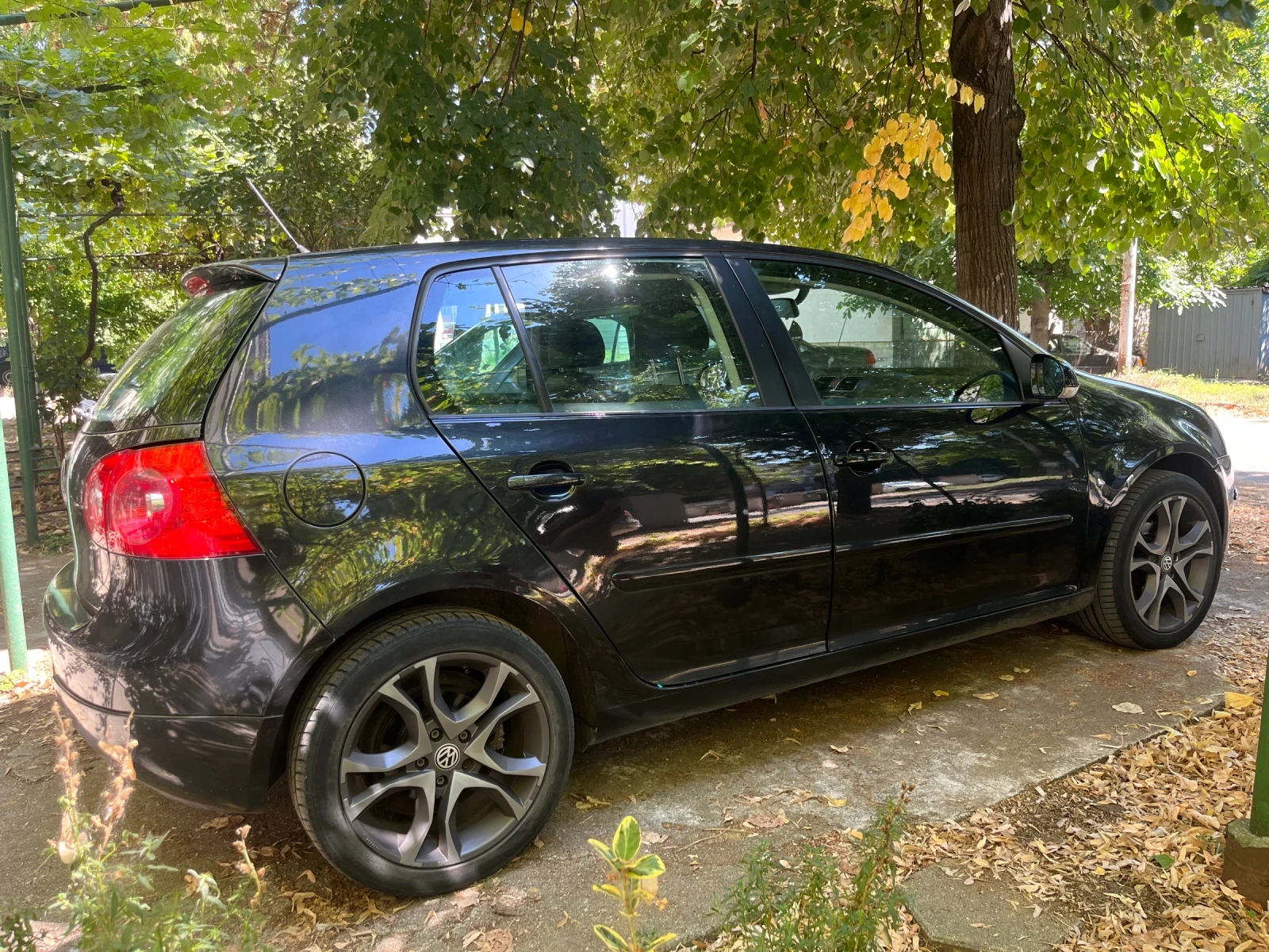 VW Golf Limited edition, снимка 2 - Автомобили и джипове - 55529085