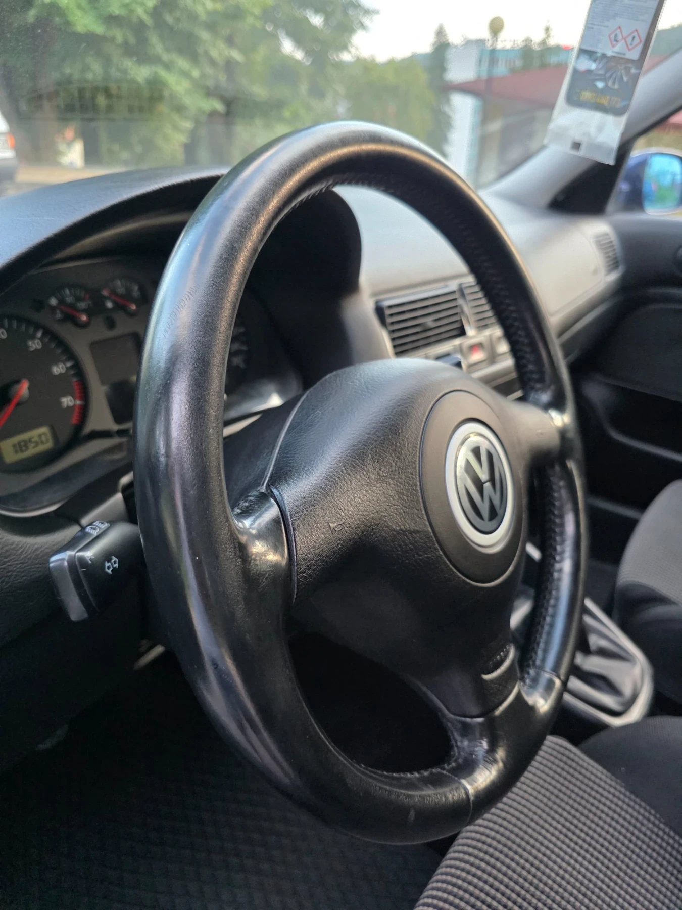 VW Golf 1.6i Климатроник, снимка 12 - Автомобили и джипове - 55798486