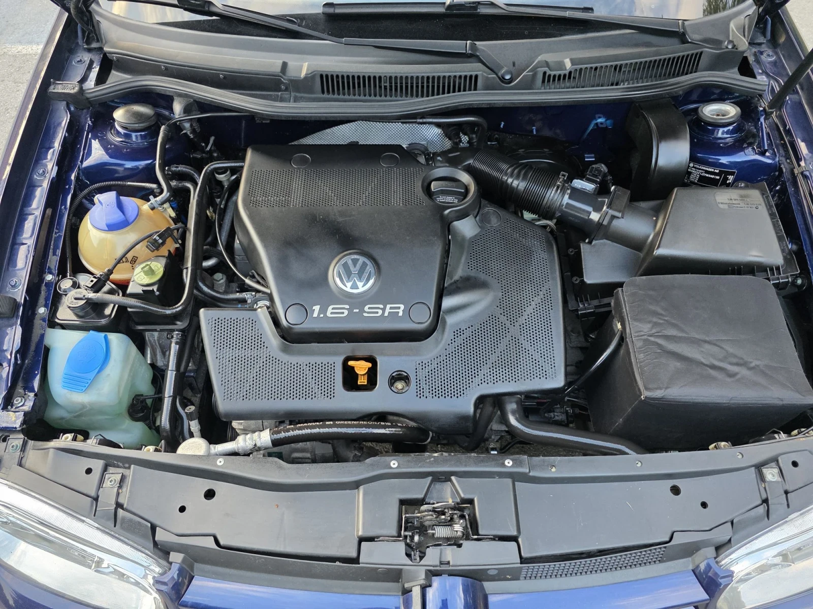 VW Golf 1.6i Климатроник, снимка 10 - Автомобили и джипове - 55798486