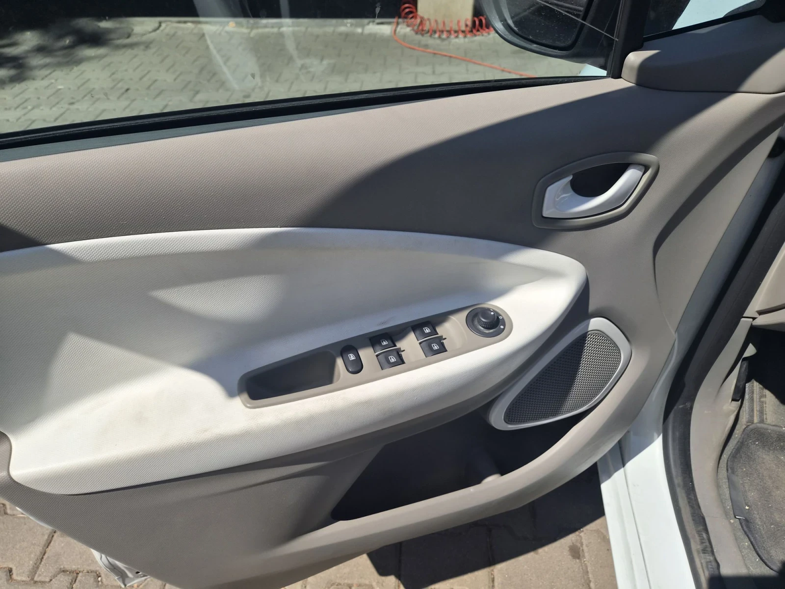 Renault Zoe 22kw kamera parktronik, снимка 6 - Автомобили и джипове - 55890872