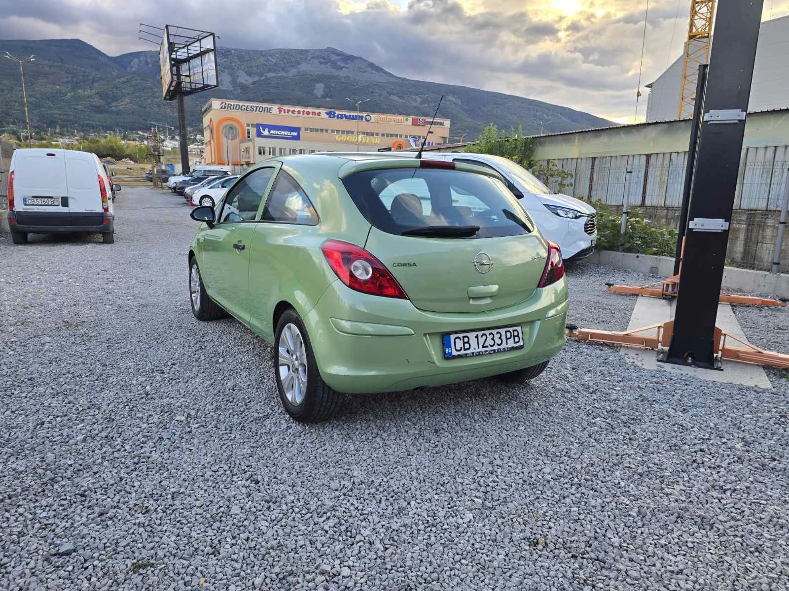 Opel Corsa 1.0i LED, снимка 2 - Автомобили и джипове - 56200635