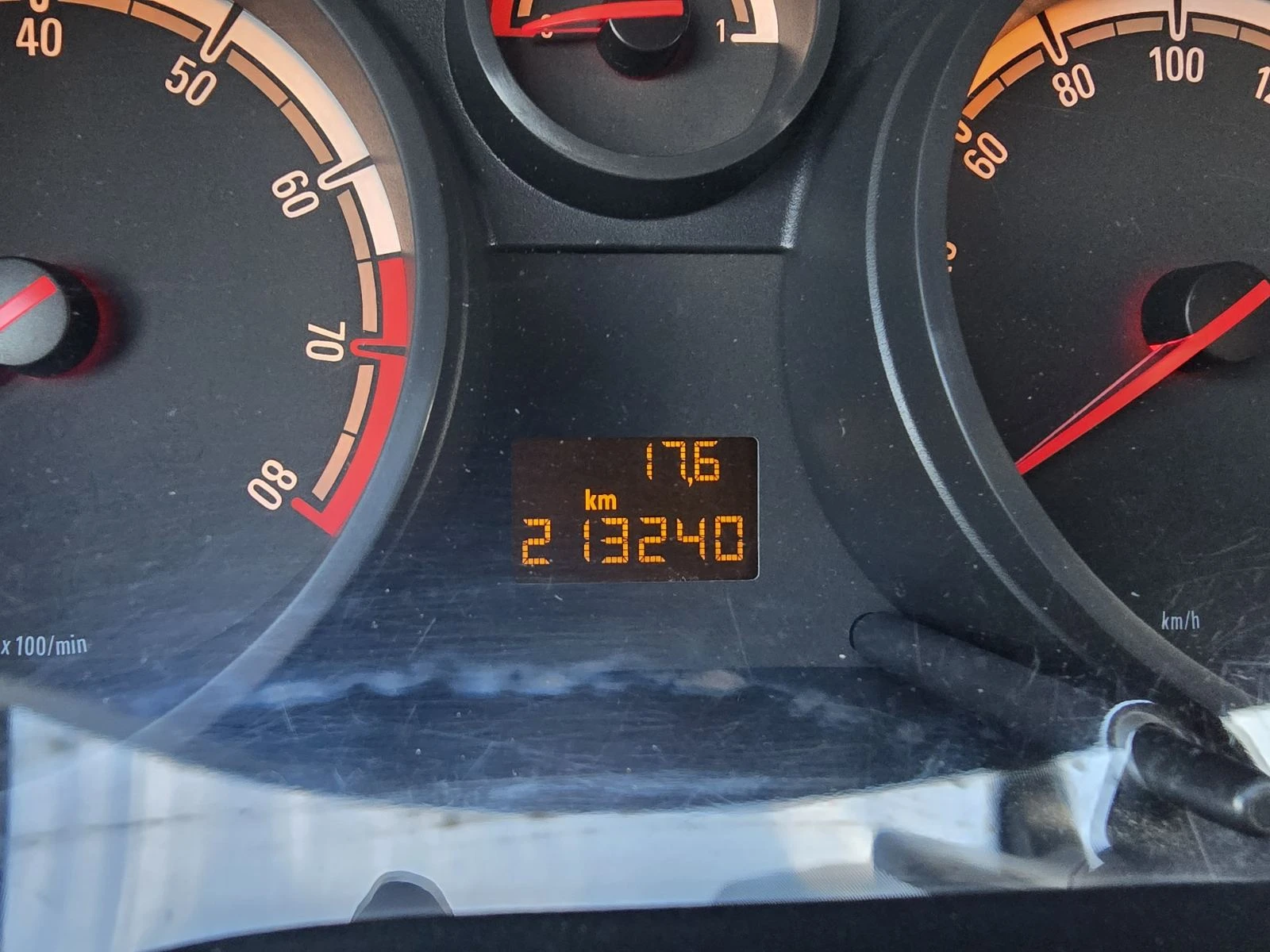 Opel Corsa 1.0i LED, снимка 12 - Автомобили и джипове - 56200635
