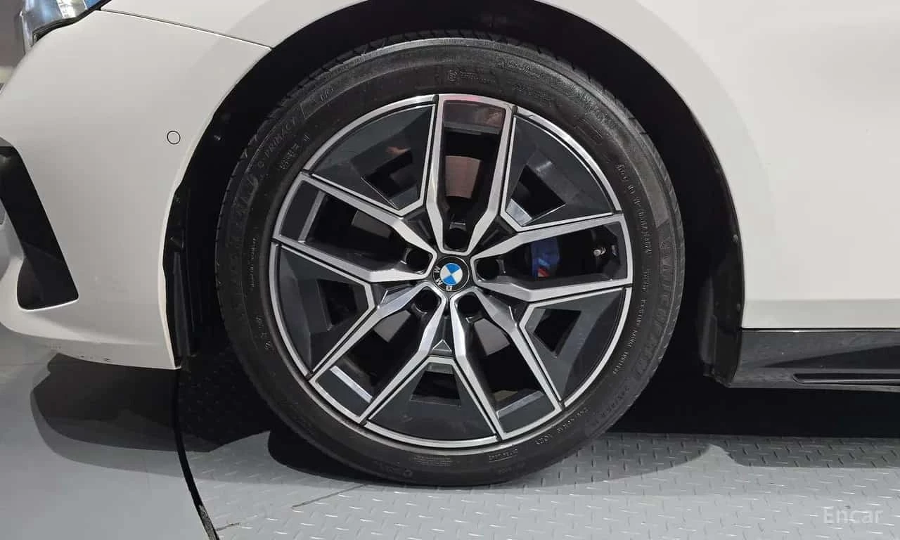 BMW 520 M Sport * АВТОКРЕДИТ БЕЗ ПЪРВОНАЧАЛНА ВНОСКА, снимка 5 - Автомобили и джипове - 56211416