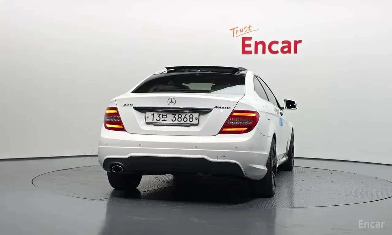 Mercedes-Benz C 220 * C220 CDI Coupe * ФИНАНСИРАНЕ, снимка 4 - Автомобили и джипове - 56276126