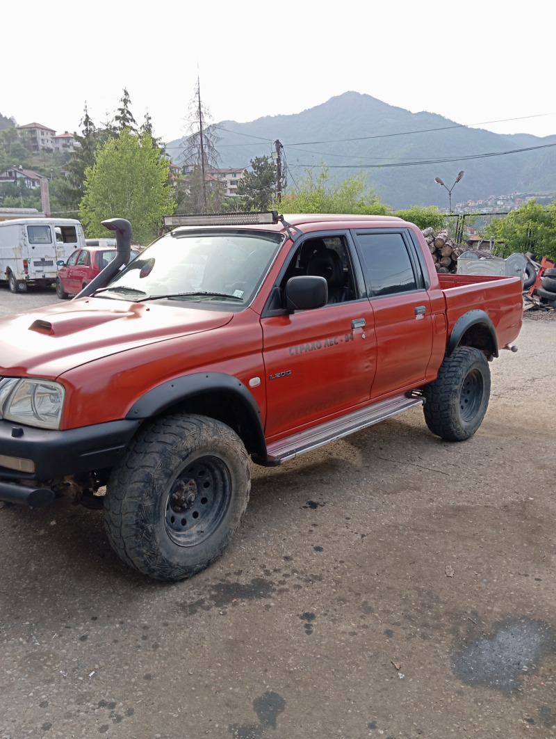 Mitsubishi L200, снимка 4 - Автомобили и джипове - 46349351