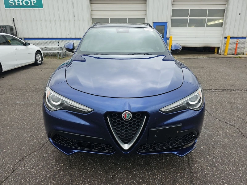 Alfa Romeo Stelvio TiSport* Camera* Pano* Memory* , снимка 3 - Автомобили и джипове - 47183676