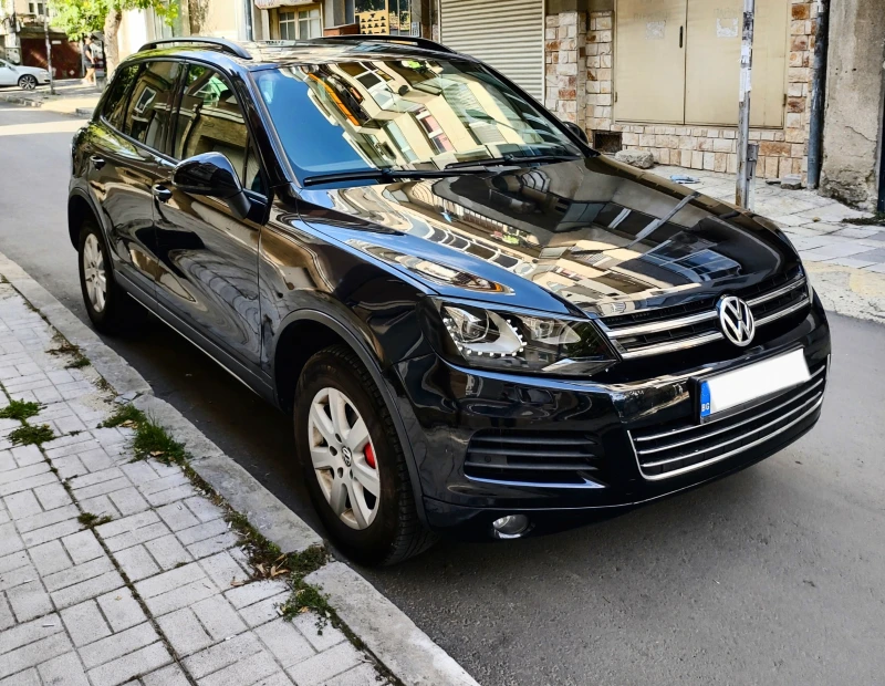 VW Touareg Напълно обсужен! Топ/ бартер, снимка 1 - Автомобили и джипове - 49475889