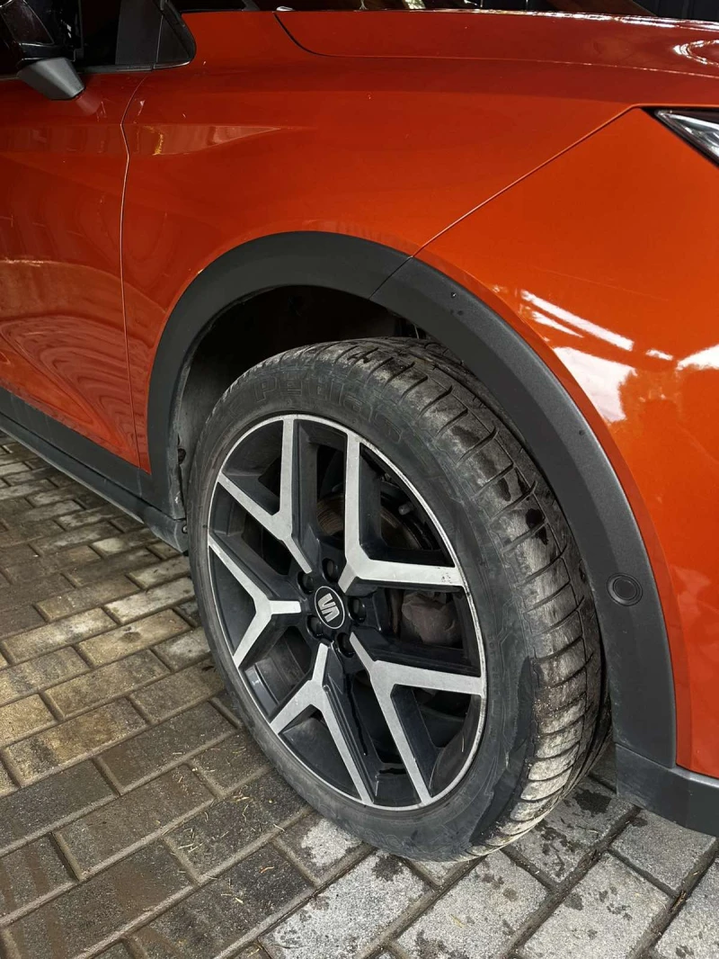 Seat Arona TGI, снимка 3 - Автомобили и джипове - 51709901