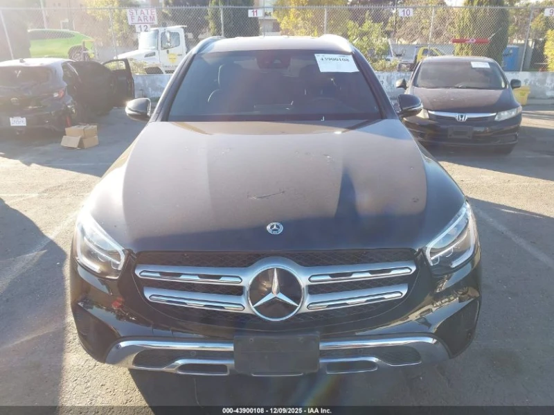 Mercedes-Benz GLC 300 2.0L I-4 DI, DOHC, VVT, TURBO, 255HP 4X2 Drive, снимка 4 - Автомобили и джипове - 53044536