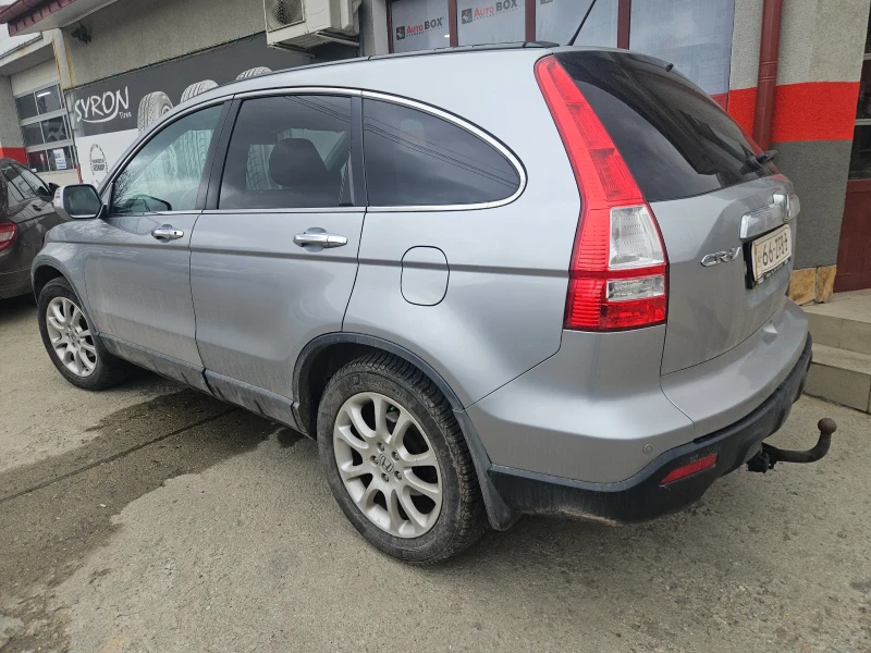 Honda Cr-v 2.0i ръчни 6 скорости!, снимка 2 - Автомобили и джипове - 53541955