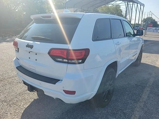 Jeep Grand cherokee Altitude 3.6 подгрев* ZF 8* CarPlay* камера* 4X4 , снимка 3 - Автомобили и джипове - 47238349