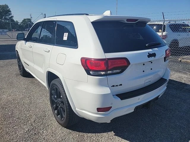 Jeep Grand cherokee Altitude 3.6 подгрев* ZF 8* CarPlay* камера* 4X4 , снимка 2 - Автомобили и джипове - 47238349