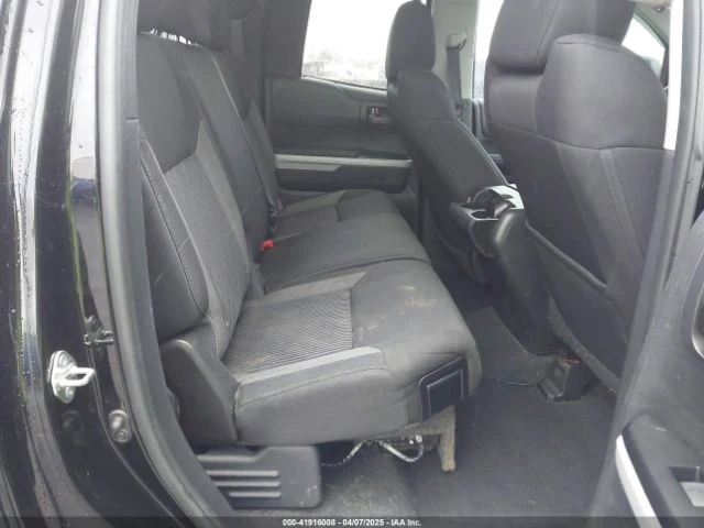 Toyota Tundra SR5 5.7L V8 - изображение 9