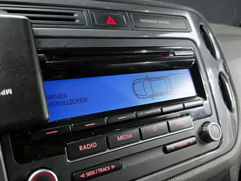 VW Tiguan 2.0 TDI, снимка 15 - Автомобили и джипове - 54302794