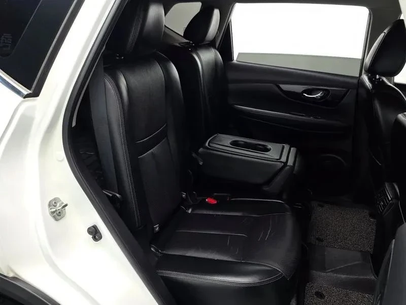 Nissan X-trail, снимка 11 - Автомобили и джипове - 56690372