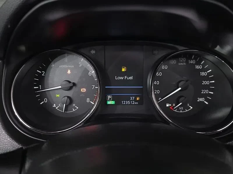 Nissan X-trail, снимка 8 - Автомобили и джипове - 56690372