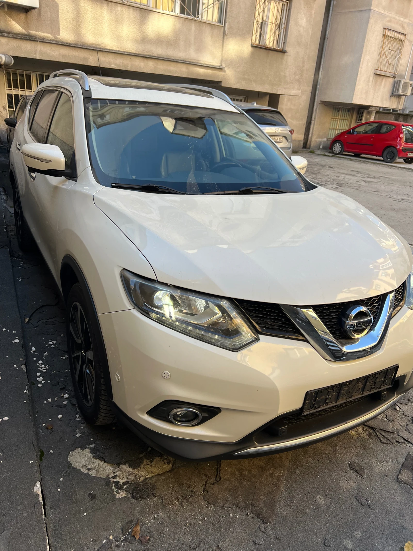 Nissan X-trail 1.6 TEKNA - изображение 2