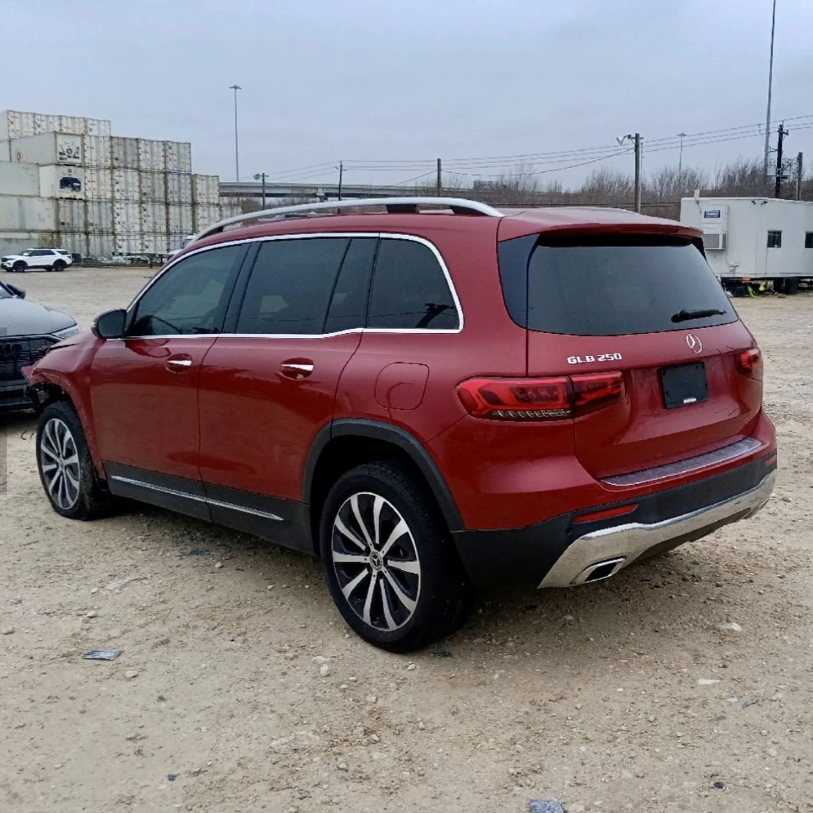 Mercedes-Benz GLB  - изображение 4