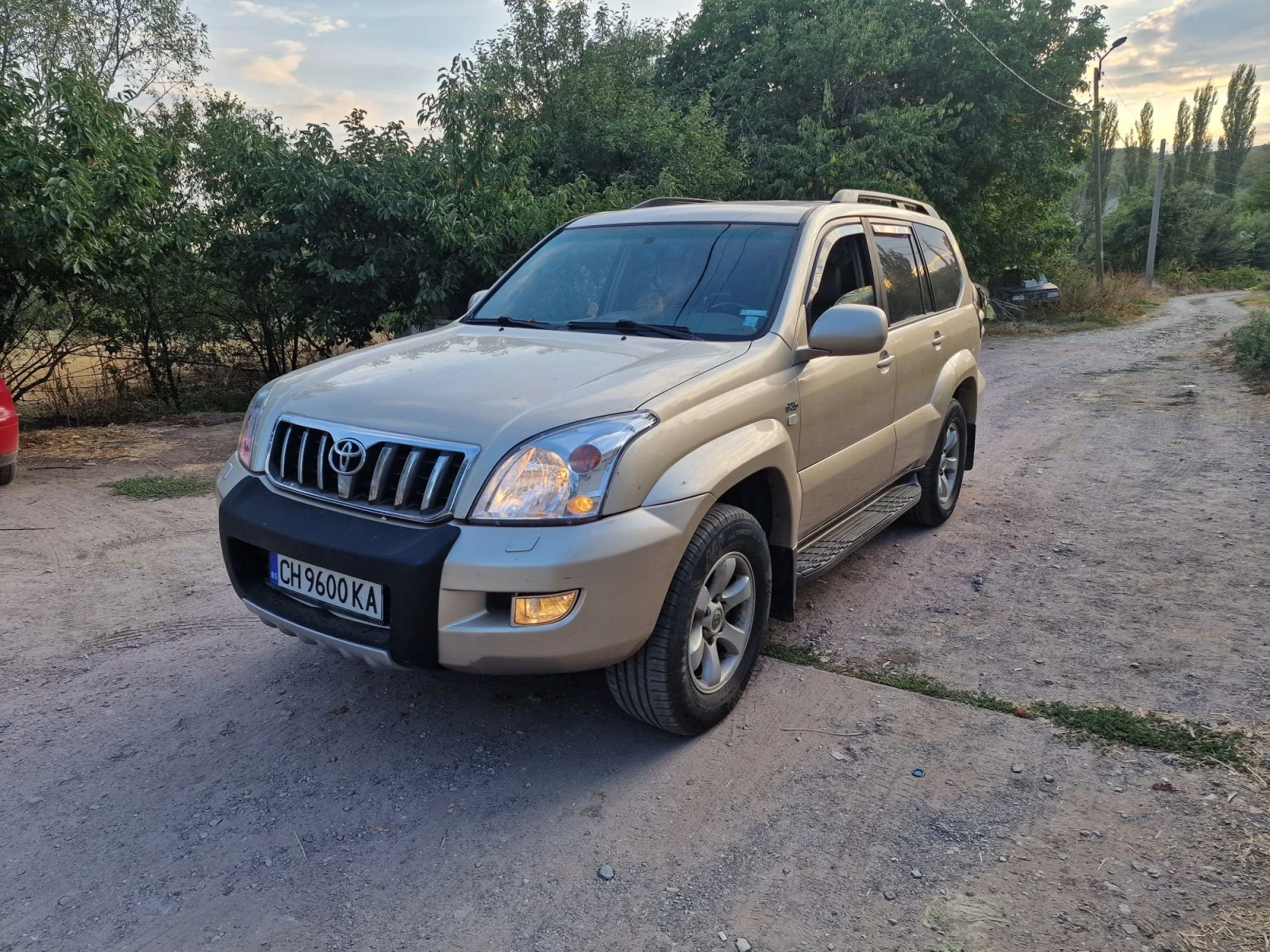 Toyota Land cruiser Всички екстри, 2 чифта гуми, снимка 2 - Автомобили и джипове - 56144344