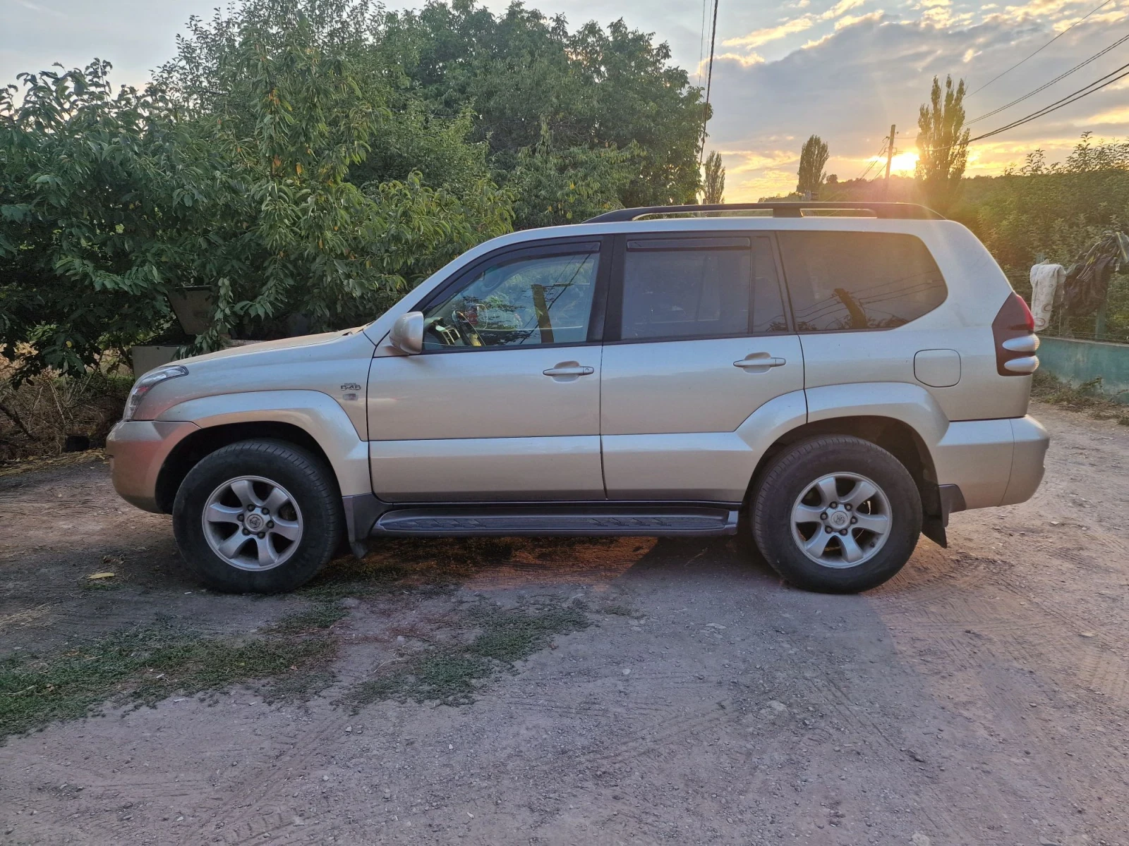 Toyota Land cruiser Всички екстри, 2 чифта гуми, снимка 16 - Автомобили и джипове - 56144344
