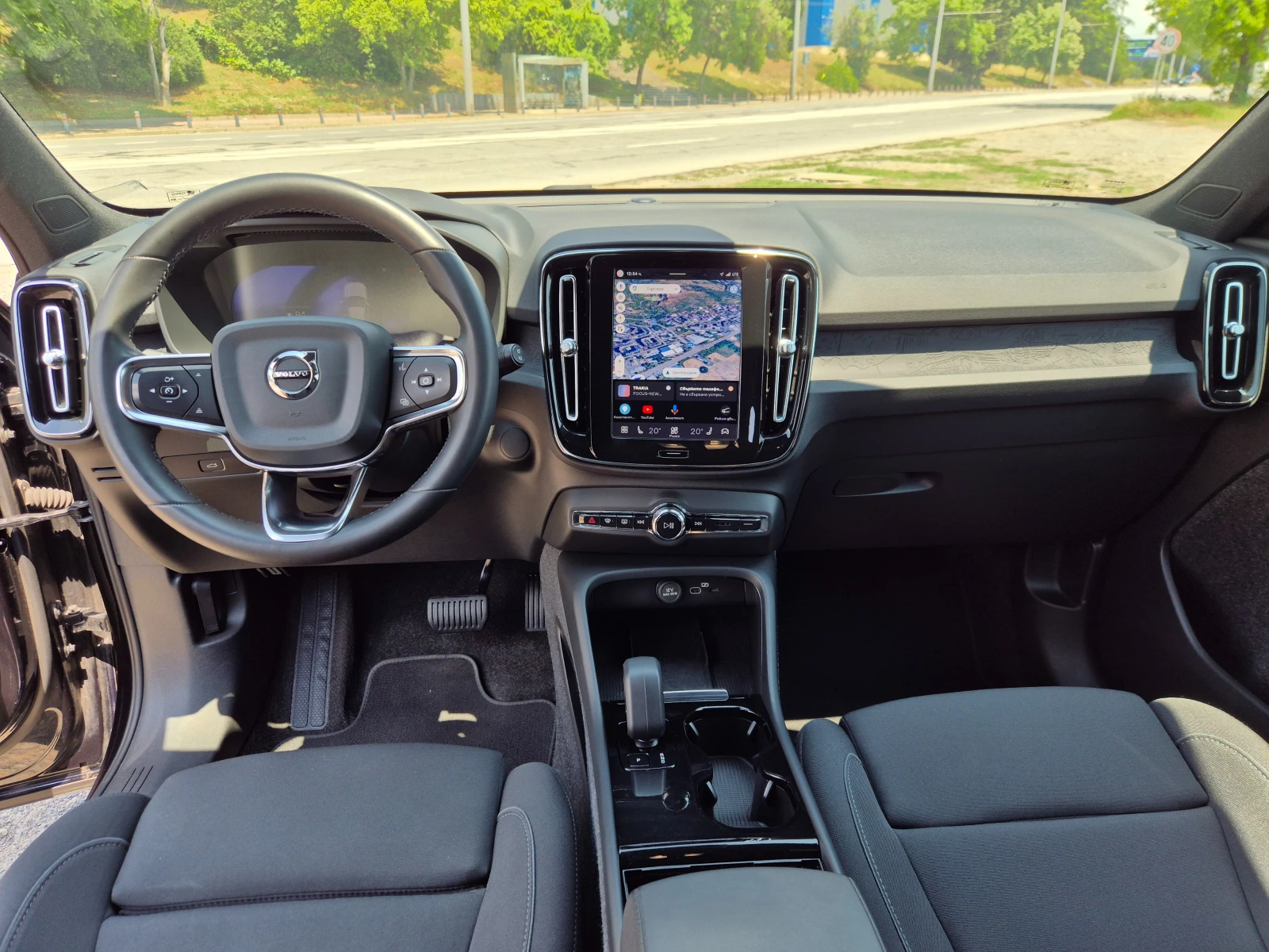 Volvo XC40 69KWh, снимка 14 - Автомобили и джипове - 56437084