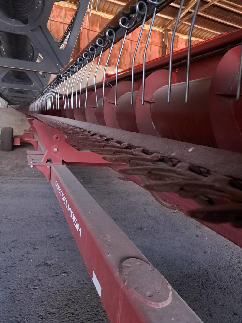 Комбайн Rostselmash Torum, снимка 6 - Селскостопанска техника - 50384283