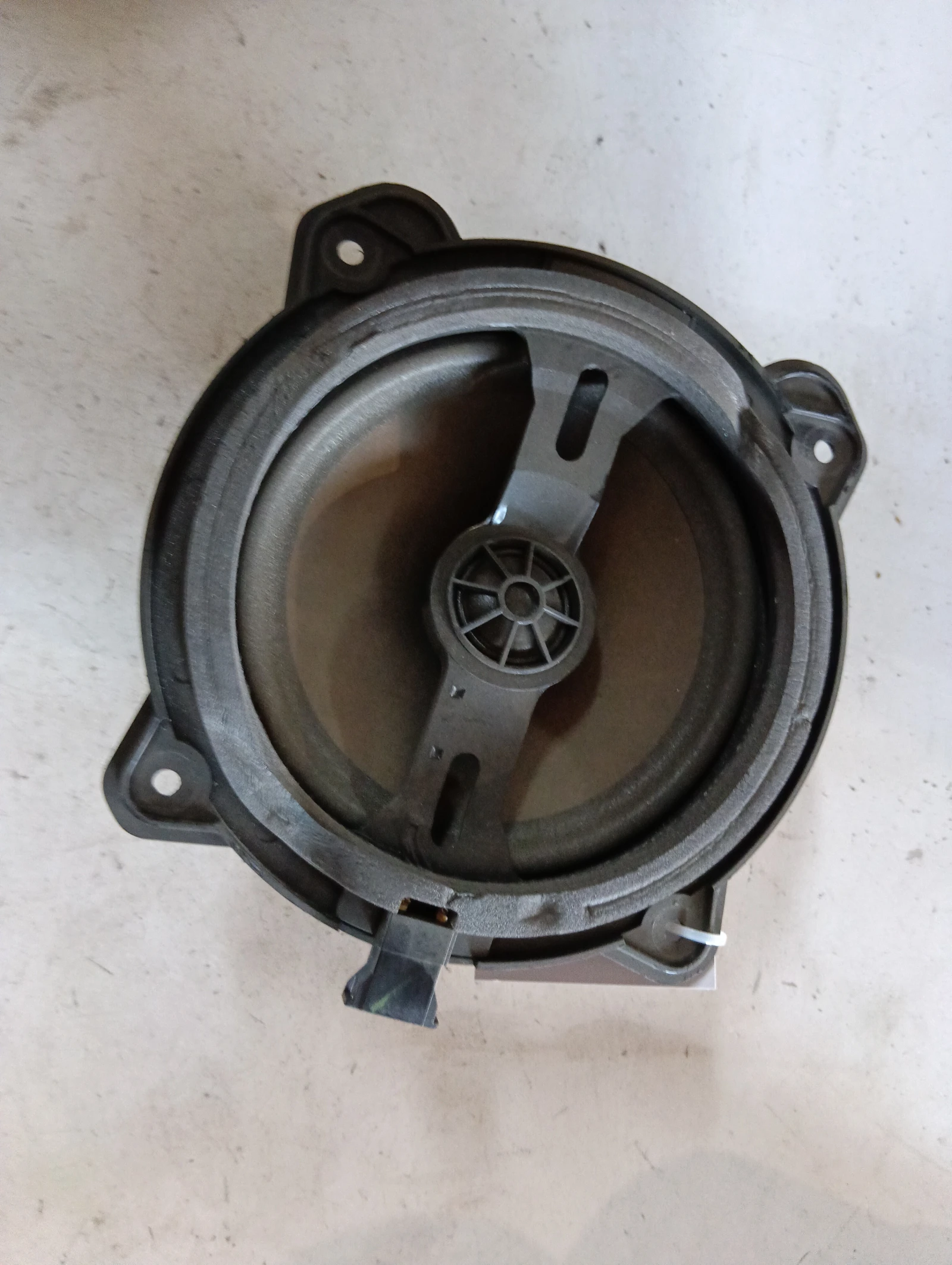 задна тонколона 8H0035411 Audi A3