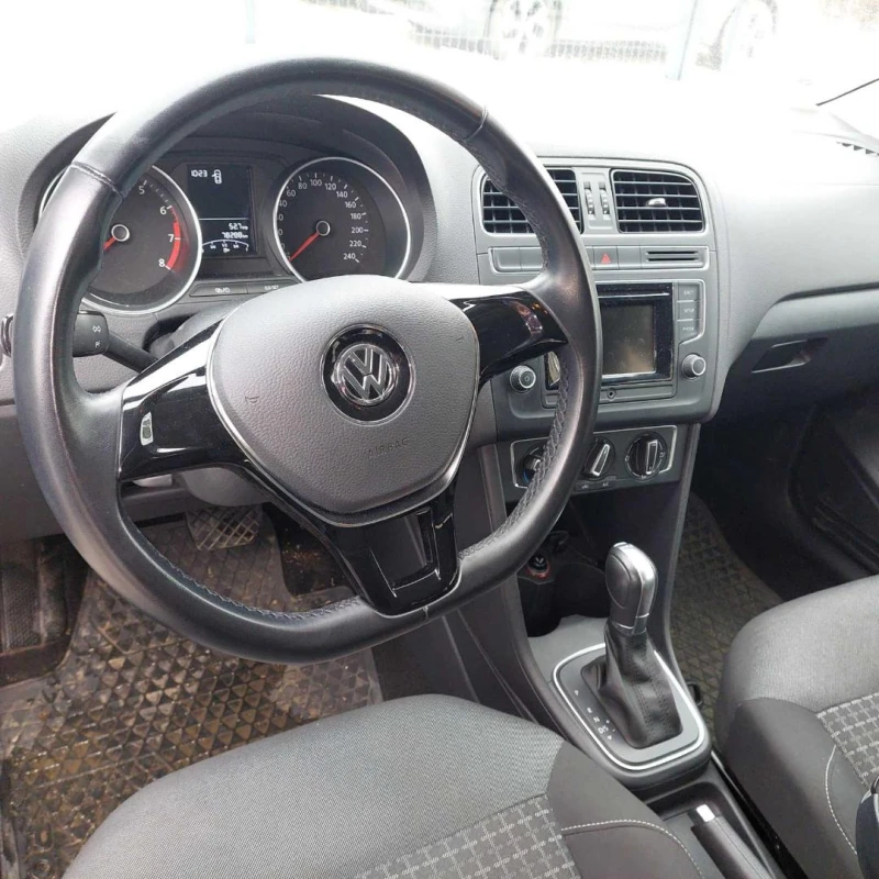 VW Polo TSI Blue Motion, снимка 5 - Автомобили и джипове - 48670384