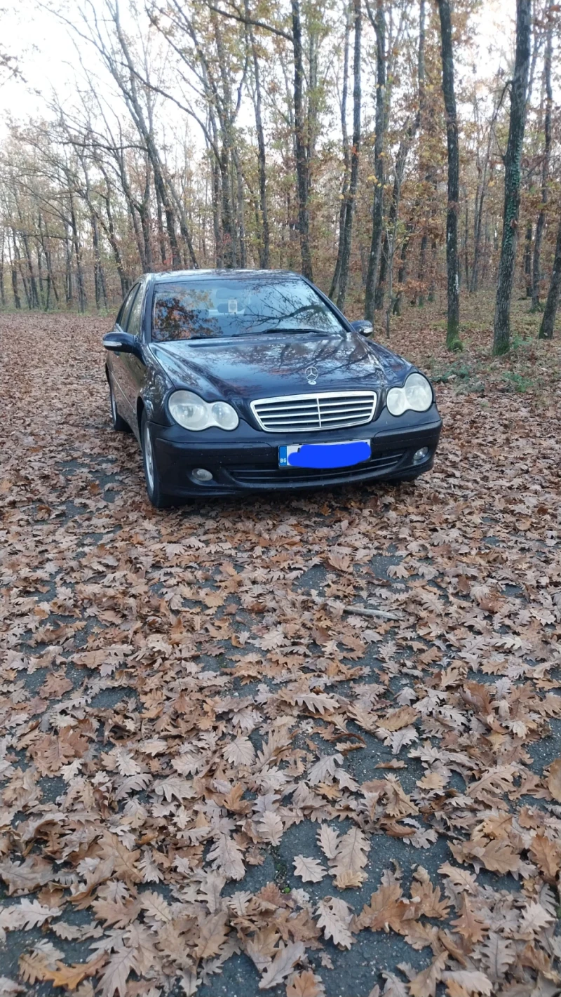 Mercedes-Benz C 220, снимка 2 - Автомобили и джипове - 52433985