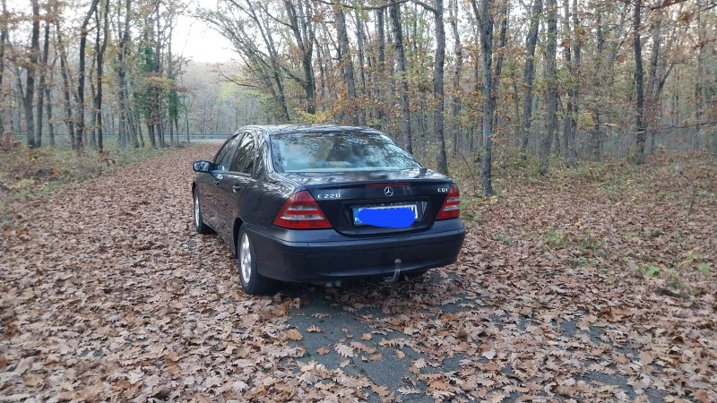 Mercedes-Benz C 220, снимка 3 - Автомобили и джипове - 52433985