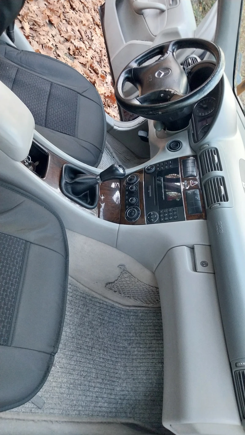 Mercedes-Benz C 220, снимка 8 - Автомобили и джипове - 52433985