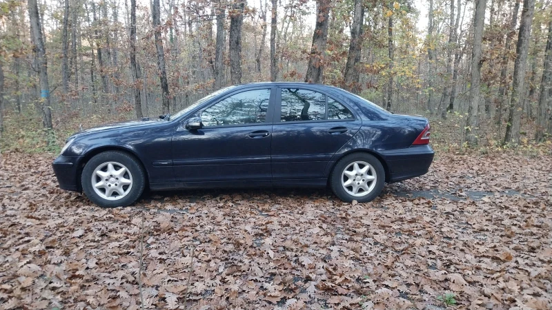 Mercedes-Benz C 220, снимка 12 - Автомобили и джипове - 52433985