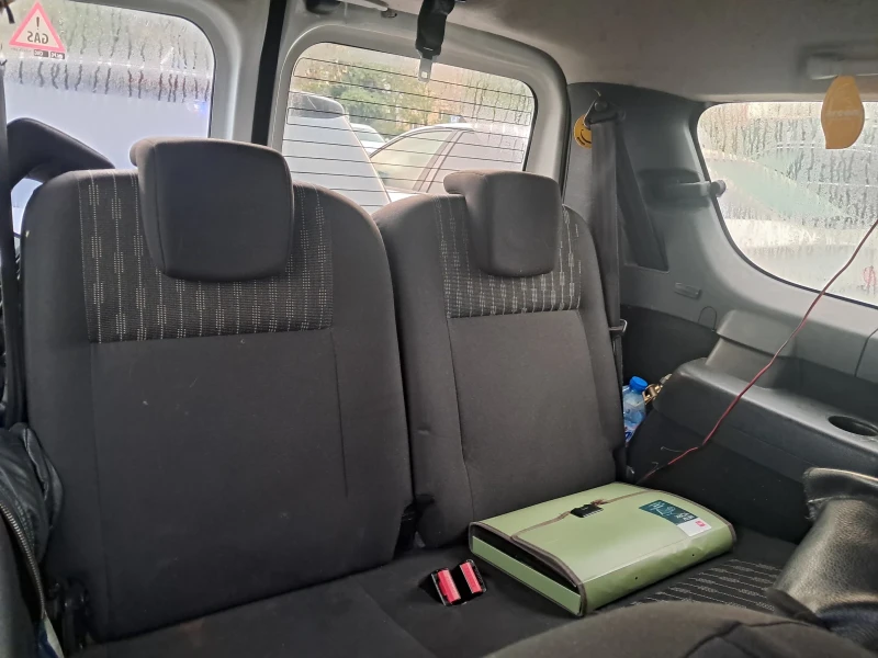 Dacia Logan, снимка 7 - Автомобили и джипове - 52475571