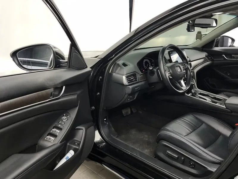 Honda Accord 1.5 TURBO, снимка 10 - Автомобили и джипове - 54956640